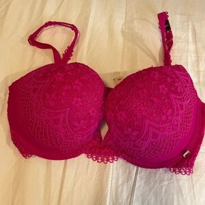 Victoria’s Secret 32DD “Very Sexy Push-Up” bra